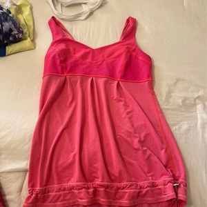 Lululemon coral tank!